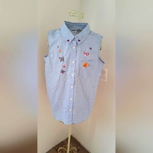 NWT, Capacity button down top, size L.